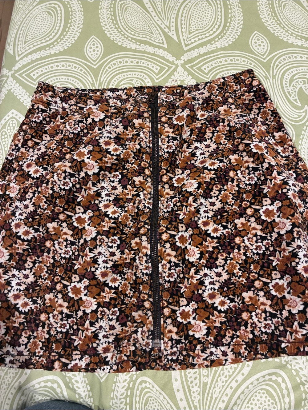 Arizona Jean Company Dark Brown and Cream Floral Zip-Front Mini Skirt.